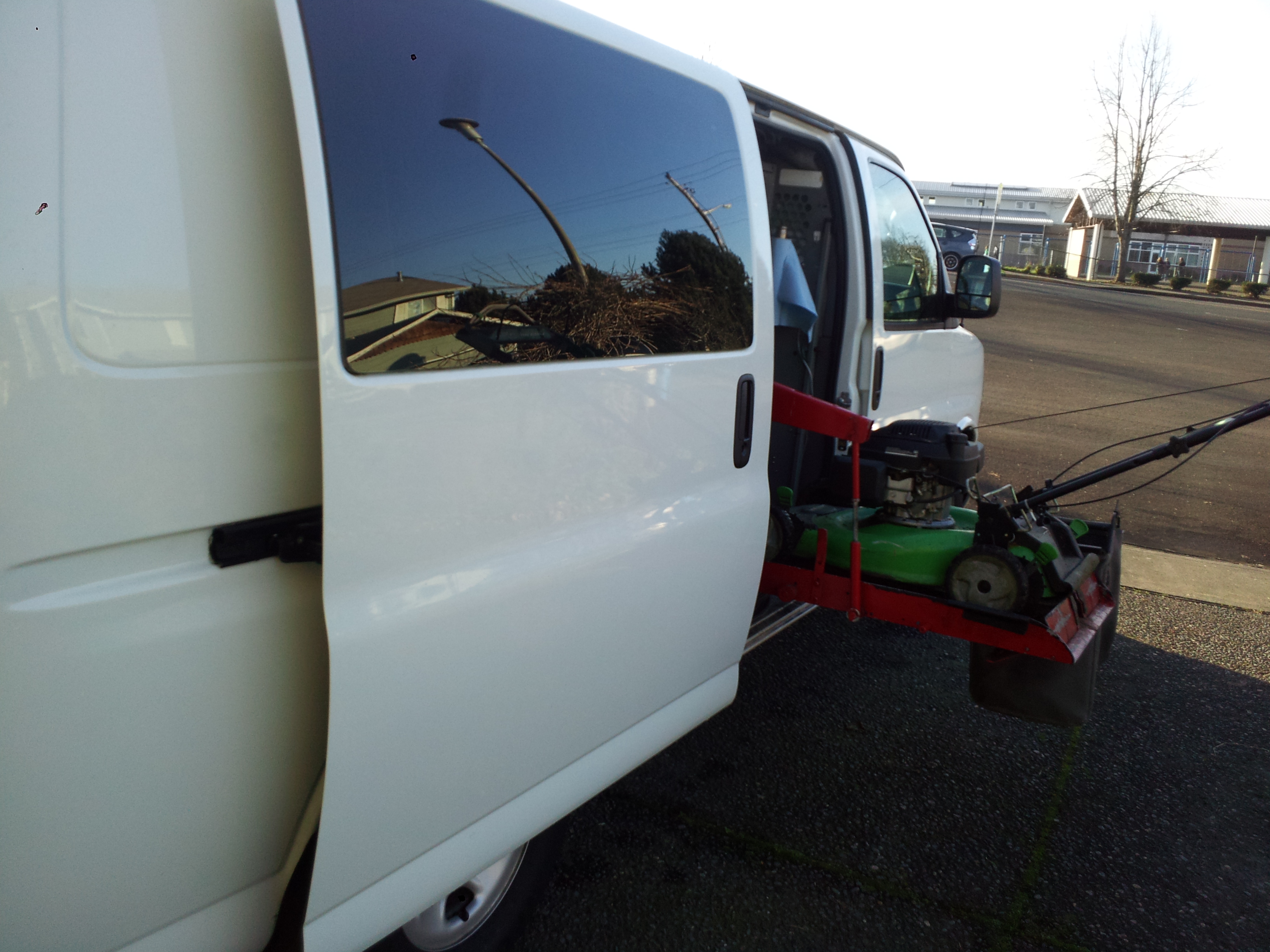 The Mobile Lawnmower Doctor Service Van